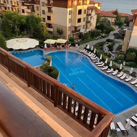Apartment Vip райский сад, огромная студия с садом
